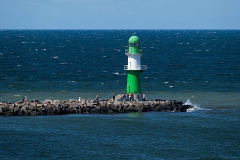 Green-white lighthouse, pier light west pier, waves, sea, Baltic Sea, Warnemünde, Rostock,