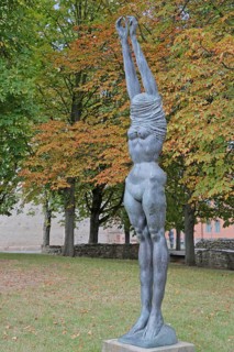 Sculpture Große Neeberger Figur von Wieland Förster 1997, nude standing female figure, nude,