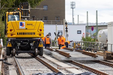 Track construction by Stuttgarter Straßenbahnen AG (SSB) near the Eszet stop. The rails of the U13