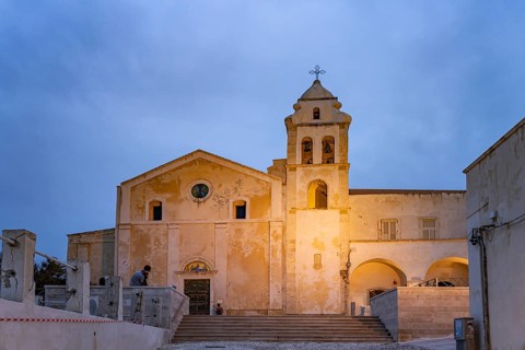The church Chiesa di San Francesco at dusk, Vieste, Gargano, Apulia, Italy