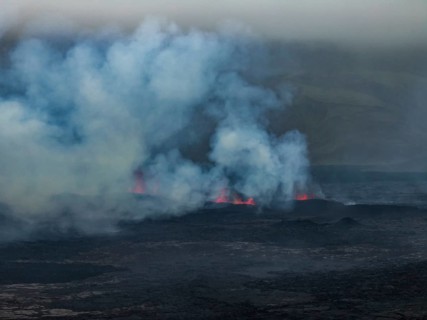 Lava, lava field, ash cloud, volcanic eruption, Sundhnúkur crater chain, July 2025, Reykjanes
