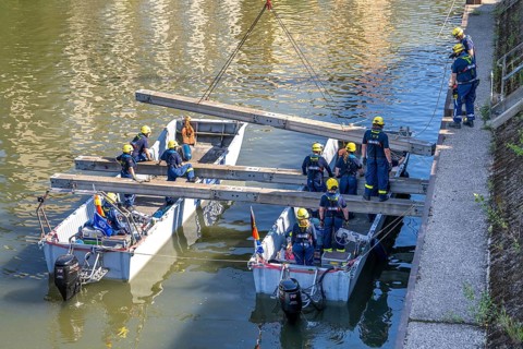 Construction of a multi-purpose pontoon, the specialist group for water hazards, in Düsseldorf, the