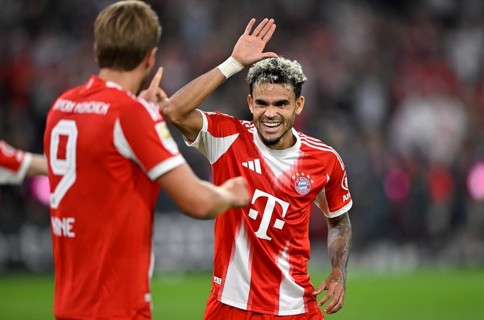 Goal celebration Harry Kane FC Bayern Munich FCB (09) Luis Diaz FC Bayern Munich FCB (14) Action on