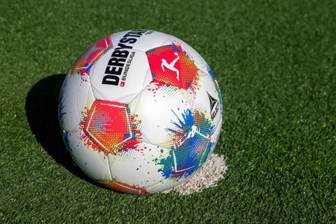 Close-up of the 2025/26 Bundesliga match ball (symbolic image)