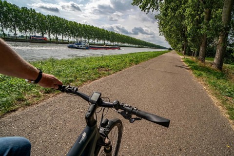 The Amsterdam-Rhine Canal, Amsterdam-Rijnkanaal, 72 km long, artificial waterway, connects the