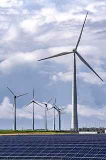 Vopak Solarpark Eemshaven, 19 hectares of solar modules with a capacity of 25 megawatts, around the