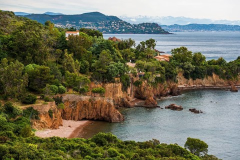 Picturesque coast and red rocks, near Anthéor, Saint-Raphaël, Massif de l'Esterel, Esterel