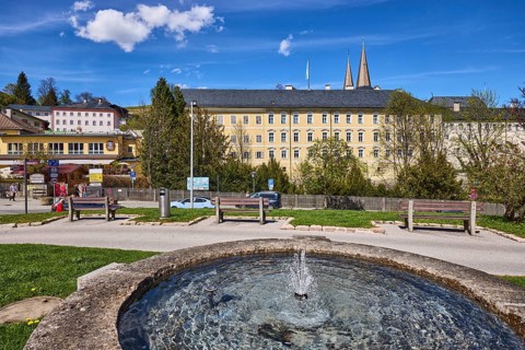 Royal Castle Berchtesgaden, Fischerbrunnen, master stonemason August Wolf, fountain, fountain made
