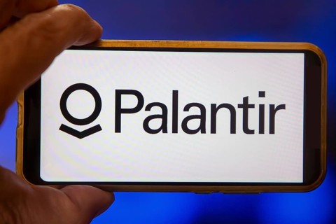 Palantir symbol image: PALANTIR logo on a smartphone