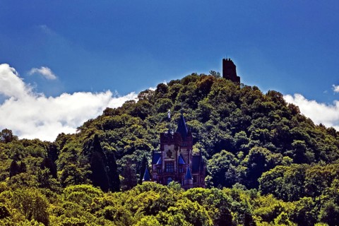The Drachenfels mountain with Drachenburg Castle and the castle ruins, Siebengebirge, Königswinter,