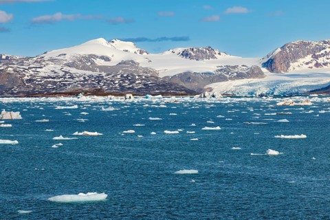 Glacier tongue, ice, mountain range, snow, Kongsbreen, Spitsbergen, Svalbard