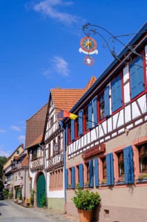 Gasthaus Zum güldenen Stern, half-timbered houses in the old town, Ladenburg, Rhine-Neckar