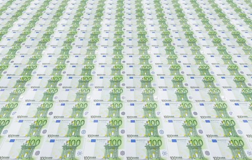 100 euro banknotes, 100 euros