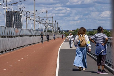 Cycle and pedestrian bridge Snelbinder Brug, over the river Waal near Nijmegen, was added to the