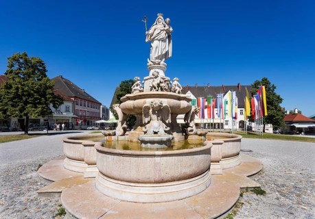 St Mary's Fountain on Kapellplatz, place of pilgrimage, Altötting, Upper Bavaria, Bavaria, Germany