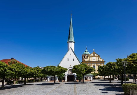 Chapel of Grace and St Magdalene's Church on Kapellplatz, place of pilgrimage, Altötting, Upper