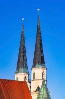 Church towers of the Stiftspfarrkirche Sankt Philippus und Jakobus am Kapellplatz, place of