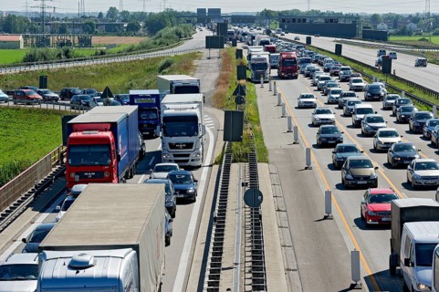 Traffic jam at roadworks at Neufahrn motorway junction, A9 motorway, Upper Bavaria, Bavaria,