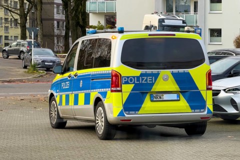 Police car Police car Emergency vehicle Patrol car with license plate from North Rhine-Westphalia,