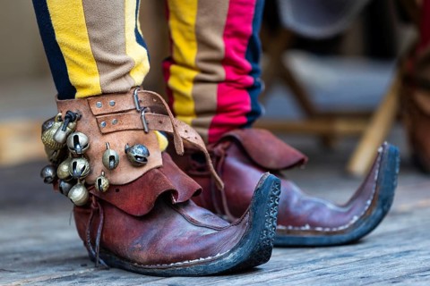 Pointed shoes, musical bells on the leg, medieval clothing, medieval market, city of Esslingen,