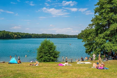 Bathers and bathers at the bathing area in Lake Schmaler Luzin, Carwitz, Feldberger Seenlandschaft,