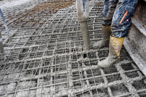 Concreting, concreting the foundation of a wind turbine, concrete pump hose, more than 600 cubic