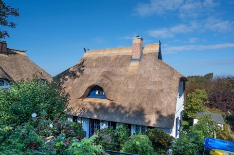 Private residential house with thatched roof, Ahrenshoop, DarÃŸ, Mecklenburg-Western Pomerania,
