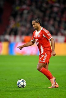 Serge Gnabry FC Bayern Munich FCB (07) Action on the ball Gesture Gesture Champions League, Allianz