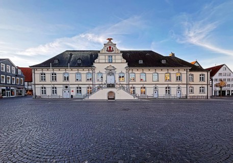 Large, empty town hall square with town hall, Lippstadt, North Rhine-Westphalia, Germany