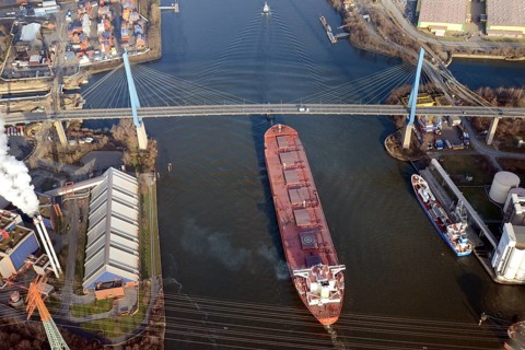 Ore freighter, Köhlbrand bridge, new building, demolition, ship, trade ship, freighter, bulk,