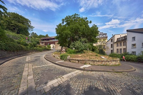 Historic city fortification, historicizing city gate Römertor, historic city wall Heidenmauer,