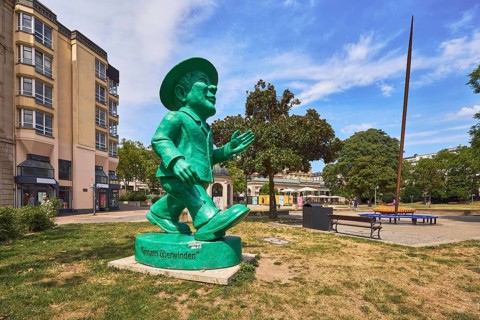 Unity man, sculpture, conceptual artist and sculptor Ottmar Hörl, overcoming borders, general