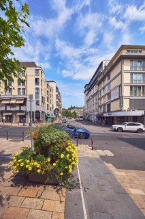 Pedestrian zone, residential and commercial buildings, general architecture, barrier bollard,