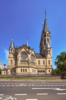 Ringkirche, Evangelische Ringkirchengemeinde, Neromanic style, architect Johannes Otzen, bike path,