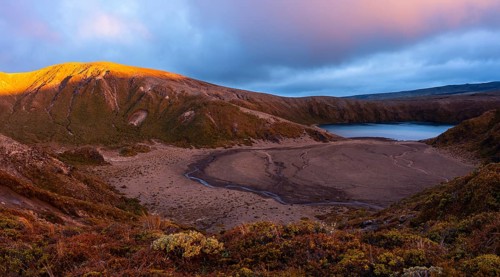 View of Lower Tama Lake, Tama Lake Walk (Tama Lakes Track), evening light, sunset, panorama,