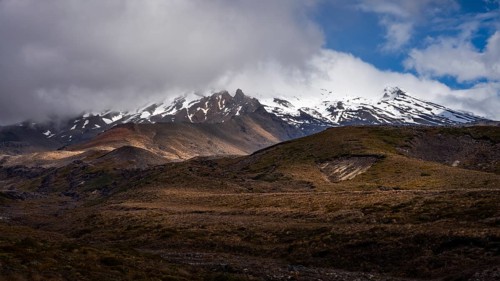 Volcanic landscape, Tama Lake Walk (Tama Lakes Track), Mount Ruapehu in the background. Tongariro