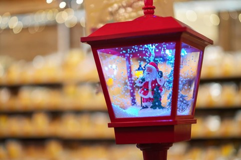 Sales stand, lantern with Santa Claus in the snow, Santa Claus, miniature, toy, decoration, sales