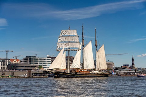 Tall ship Gulden Leeuw at the arrival parade of ships and sailboats at Hamburg Harbour Birthday