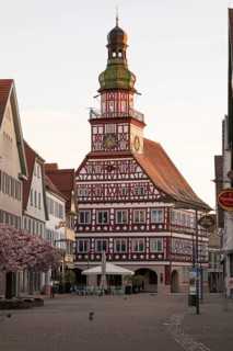 Kirchheim unter Teck, Baden-WÃ¼rttemberg, MarktstraÃŸe with historic half-timbered town hall at