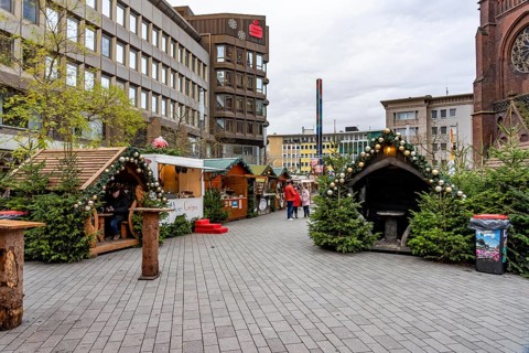 Christmas market in downtown Gelsenkirchen, am Neumarkt, BahnhofsstraÃŸe, North Rhine-Westphalia,