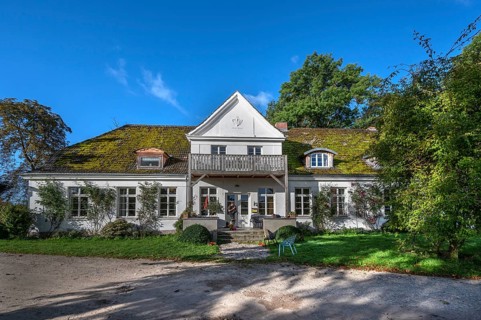 Historic estate with old trees from 1923, Gut Othenstorf, Mecklenburg-Western Pomerania, Germany
