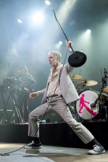 BAXTER DURY (son of Ian Dury), musician, singer, indie/pop, GB, ALLBARONE TOUR, live on 01.12.2025