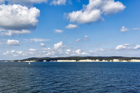 Distinctive white cliffs, famous chalk cliffs, Jasmund National Park, sailboat, Cumulus, RÃ¼gen
