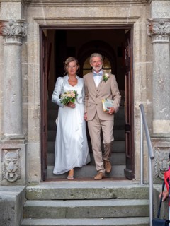 Elderly couple's wedding, registry office