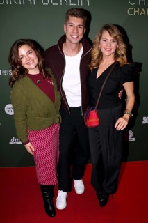 Ronja Forcher, Maximilian Seitz, Luise BÃ¤hr, 5th Charity Celebrity Pack 2025 campaign for street