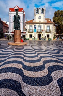 October 5th Square, Praca 5 de Outubro named after the 1910 revolution that led to the abolition of