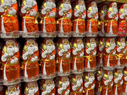 Display on the shelf of chocolate Santa Claus chocolate Santa Claus Santa Claus Santa Claus Santa