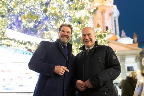 Kai Wegner, Governing Mayor of Berlin, in front of the Christmas tree and the German Cathedral at