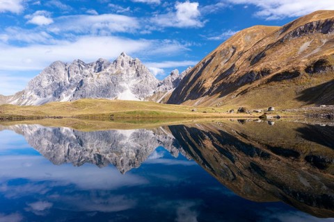Mountain panorama in autumn, Eissee, Oytal, behind GroÃŸer Wilder, 2379m, Hochvogel and Rosszahn