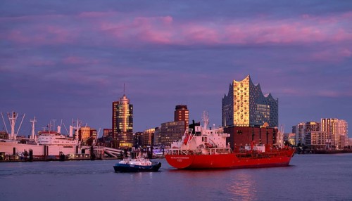 Trawler Wilhelmine Essberger, freight ship, sails across the Norderelbe in front of Elbe